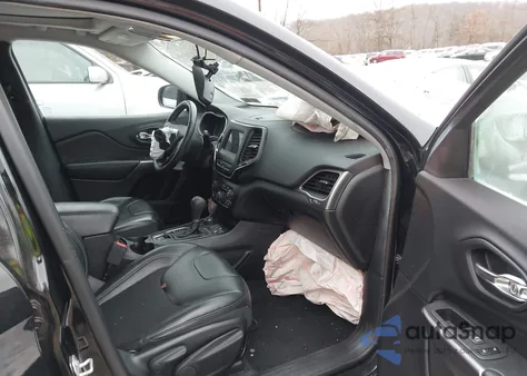 2019 Jeep Cherokee Latitude Plus 4X4 from USA, damaged, VIN 1C4PJMLB4KD252894